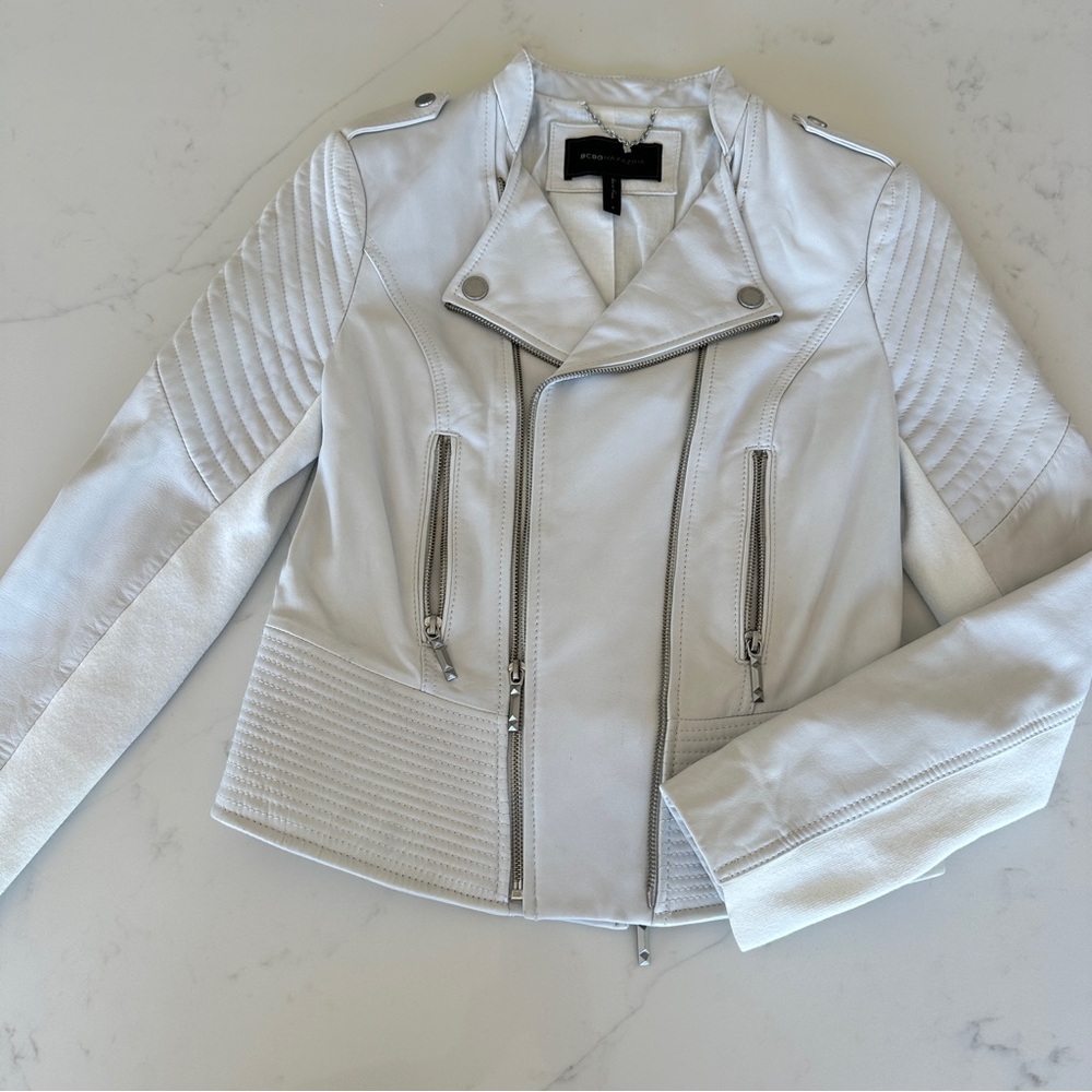 BCBG Max Azria Women’s White Leather Moto Jacket - Size Small (Circa 2000’s)